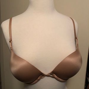 Victoria’s Secret bombshell plunge bra
